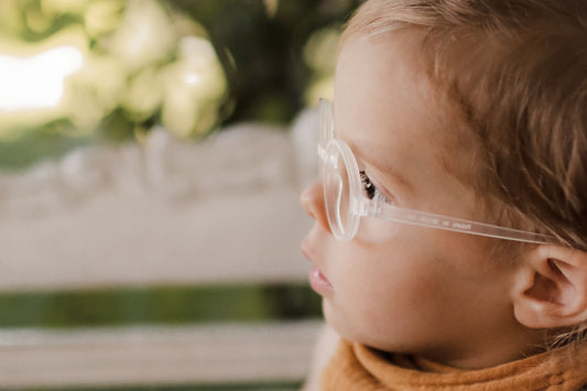 Mon enfant refuse de porter ses lunettes : que faire ?